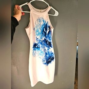 Guess women's sleeveless white and blue floral dress. Size 2. Great condition.